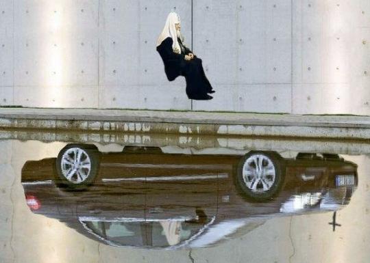Патриарх Кирилл благословил игуменью Феофанию на продажу Mercedes