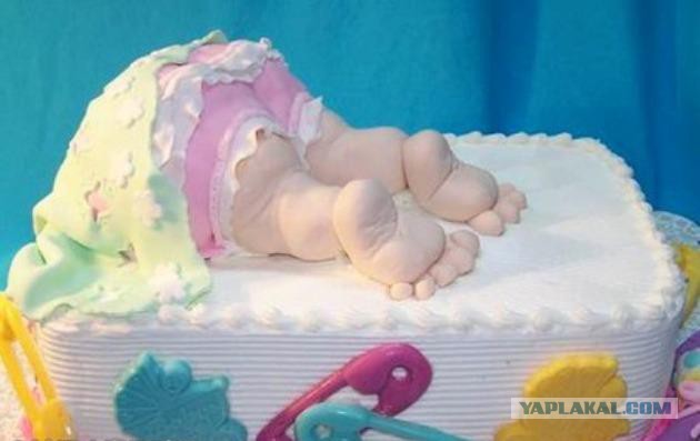 20 ужасных тортов, которыми поздравили будущих мам
