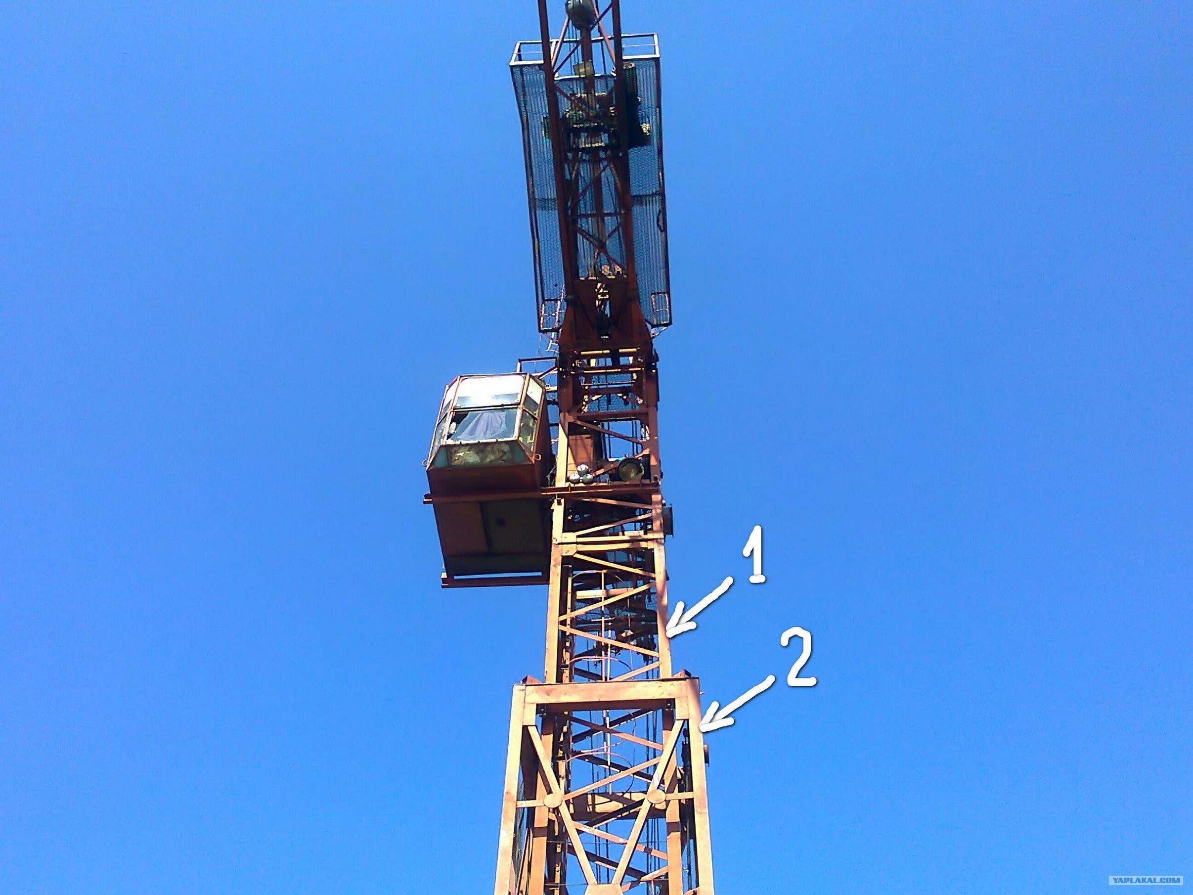 Башенный кран кб 408. Башенный кран tdk-10. Как увеличить краны. Демонтаж башенного крана. Кран лесопогрузчик кб-572.