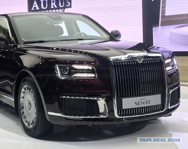 Премьера российских "люксовых" автомобилей Aurus состоялась на автосалоне