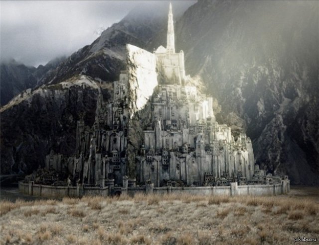 "Где вы берете еду?" Интернет-пользователи на Западе смакуют гигант-человейник в Кудрово