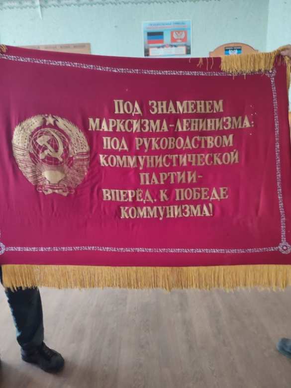 Украина требует выпустить военных из Мариуполя !