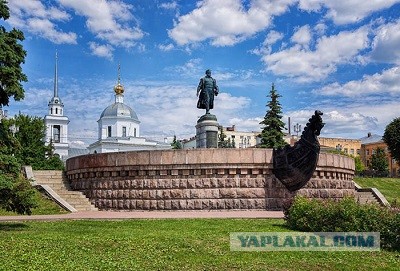 Хозяйство у жениха маленькое, жену не найдет!