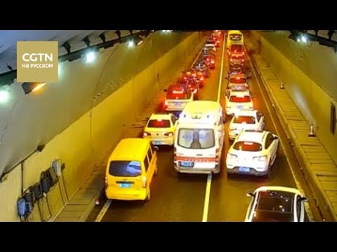 Нелюдь не пропускает "скорую"