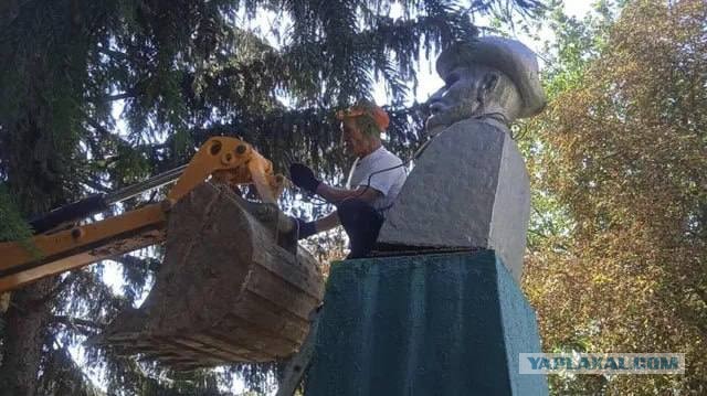 Демократия в опасности!