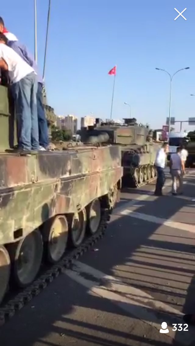 В Анкаре стрельба и попытка военного переворота