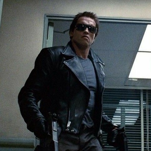 Арнольд Шварценеггер опубликовал несколько фото со съемок первого «Терминатора» в честь 35-летия фильма