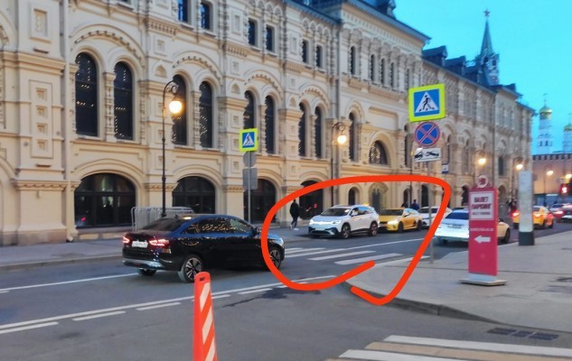 На улицах Москвы заметили Lada Aura