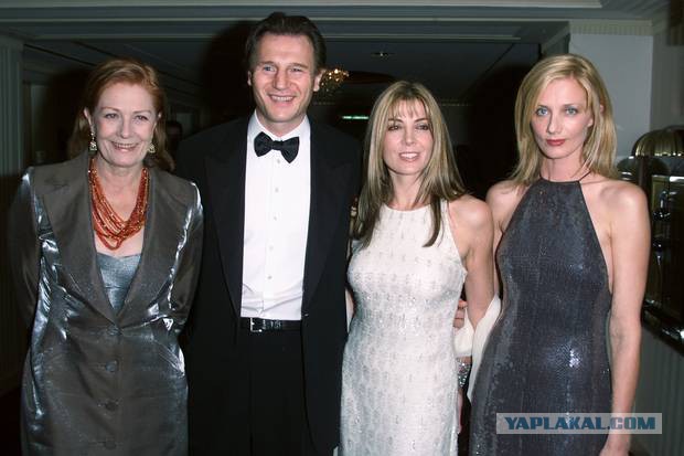 Знаменитости и их родные братья с сестрами