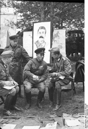 Военные атташе в 61-й бригаде. 2003 год