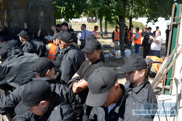 Киевляне отстояли сквер на Березняках