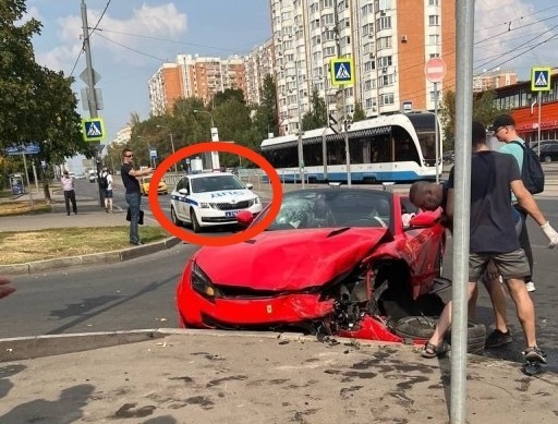 Очень дорогая авария на Симферопольском шоссе - столкнулись Lexus и Ferrari