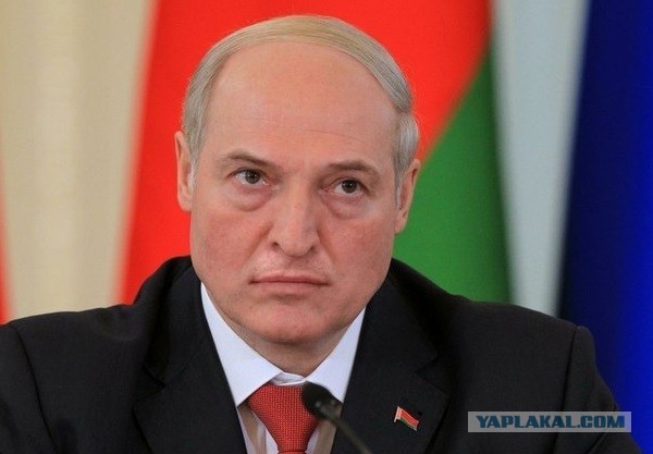 ⚡️ Внимание: Лукашенко незаметно причесал усы.