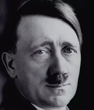 В Австрии запустили процесс лишения экс-главы МИД Карин Кнайсль гражданства