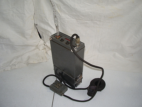 Мужик почтой отправил в США технику для Минобороны - радиостанцию для авианаводчиков Р-853В1