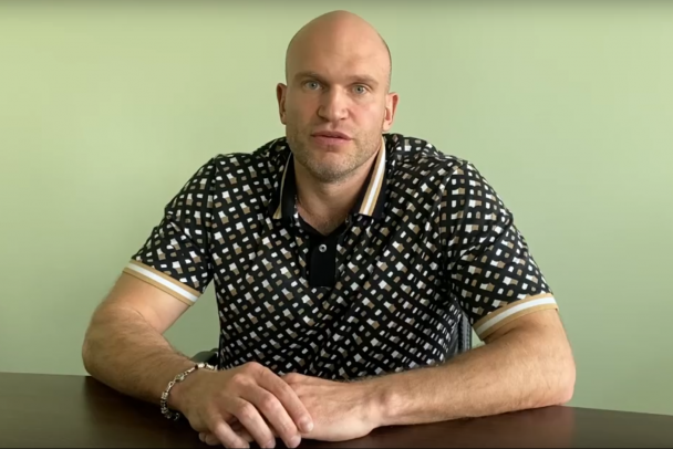 "Чего вы тут платите копейки?" Глава поселка Кузьмолово объяснил, почему его зарплата - 645 тысяч