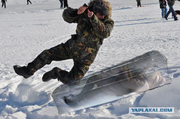 Фотожаба: Сейчас он ей...