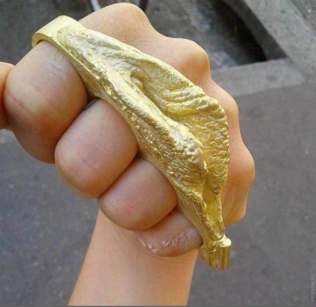 Я хожу везде пешком, будто ё*нутый мешком