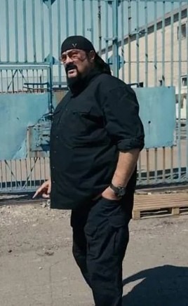 *БАЯН*Стивен Сигал с первой семьёй.