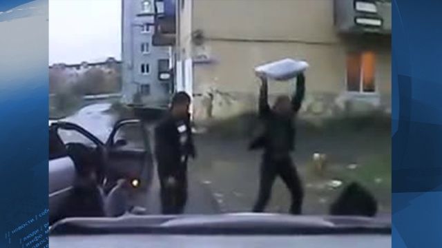 "Кабаны, вы чо обалдели что ли?! я же погулять вышел..."