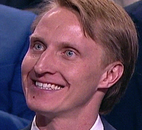 Стоишь себе такой за Путина