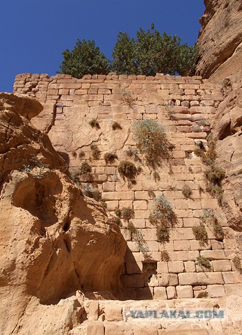 Иордания. Петра. Эль-Хазне. Новодел после приличного потопа