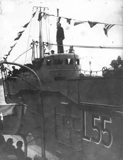 Субмарина "L-55" меняет флаг