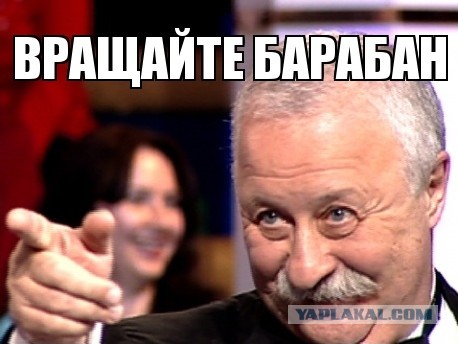 Девушка в стиралке застряла