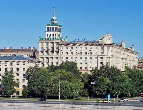 Обзор на квартиру за 85 млн рублей площадью 102 кв.м. в Хамовниках.