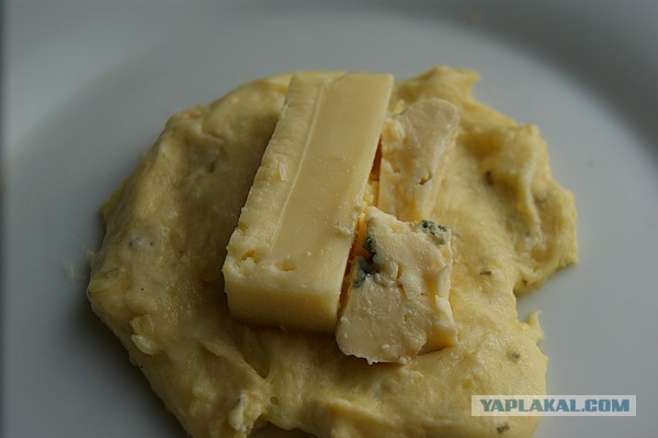 Картофельные палочки (котлеты) с сыром, И томатно-чесночным соусом