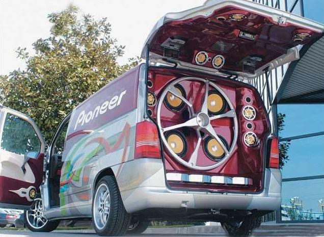 ***любители громкой музыки