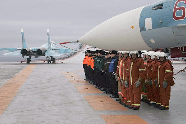 Российский авианосец отправится к Сирии с полным авиакрылом