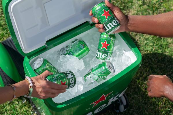 Пивоварня Heineken разработала робота по доставке холодного пива