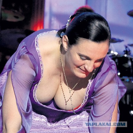 Елена Ваенга заявила об уходе со сцены