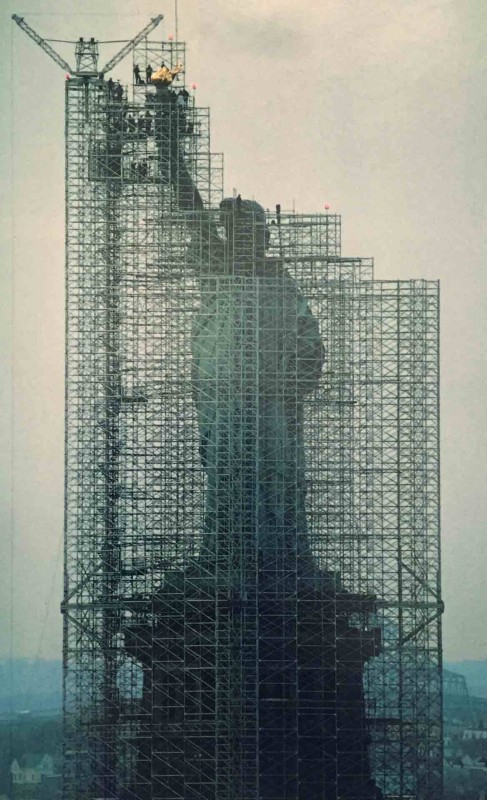 История в фотографиях