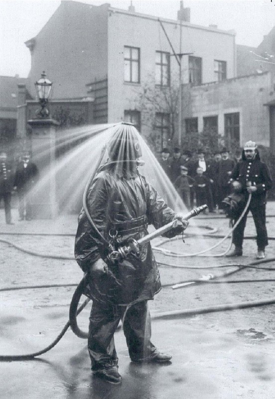 История в фотографиях