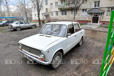 Парень продает дедовское Авто