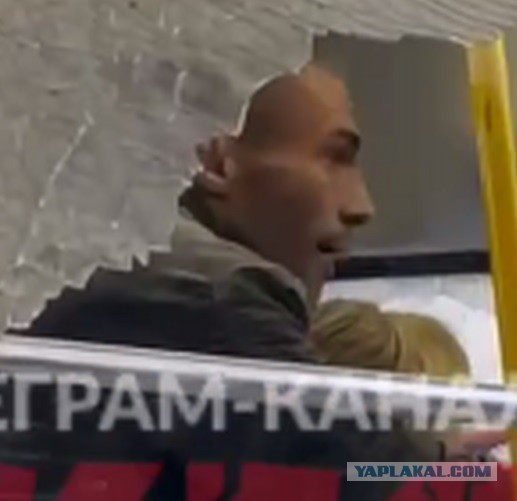 В Архангельске мужчина взял в заложники женщину