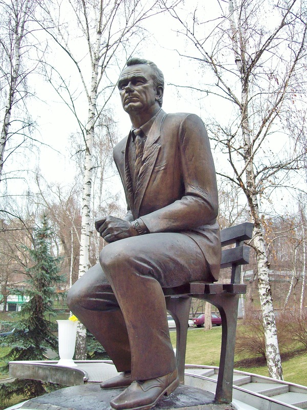 Сядь со мною рядом!