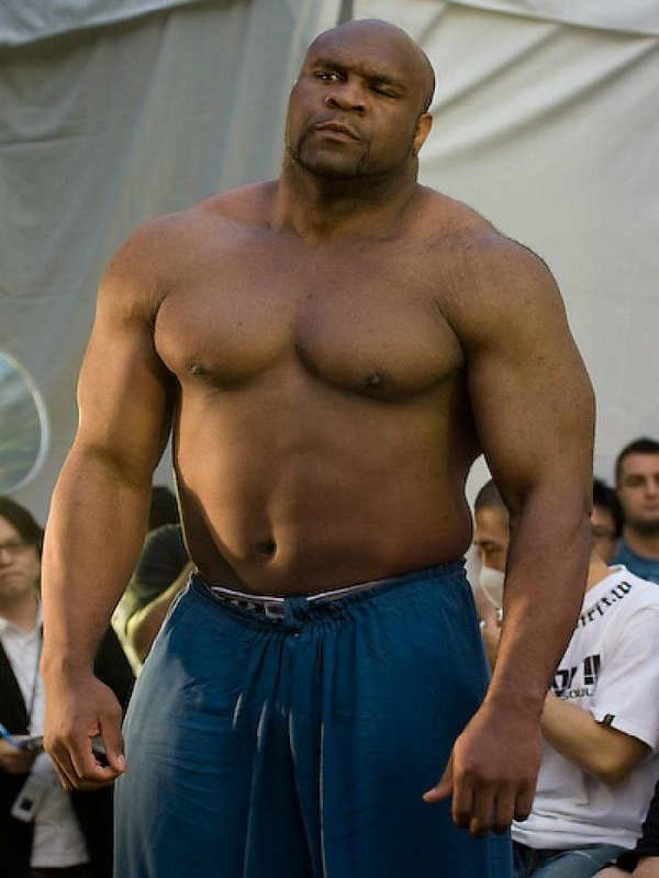 Эбони бодибилдер