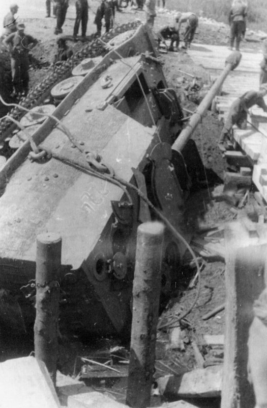 StuG III под кличкой "Гадюка", самая массовая в производстве с которой пришлось встретиться нашим дедам.