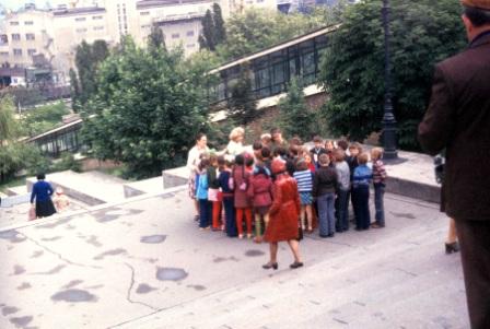 Вспомни, куда пролетели годы. Как ты был молод и свободен от забот!