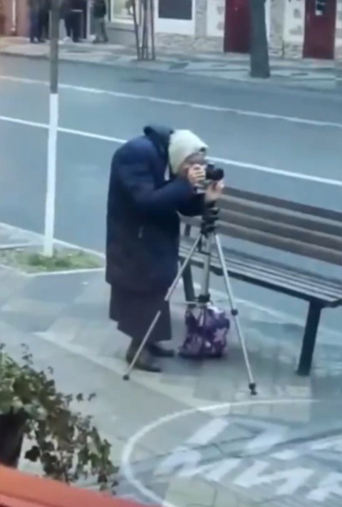 "Вы че тут совсем, бл*ть, что ли, подох*ели? Тебе не стыдно, ты, шалава подзаборная?!"