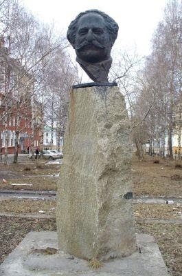 А знаете ли Вы в честь кого названа улица на которой Вы проживаете