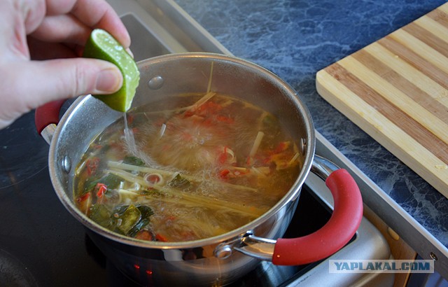 Вкусное обаяние Кулинарии, Повара ЯПа поздравляют милых дам!