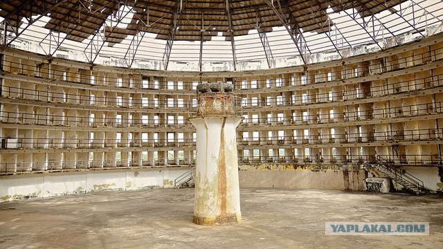 Пустые "Кресты". Заключенных увезли, тюрьма осталась