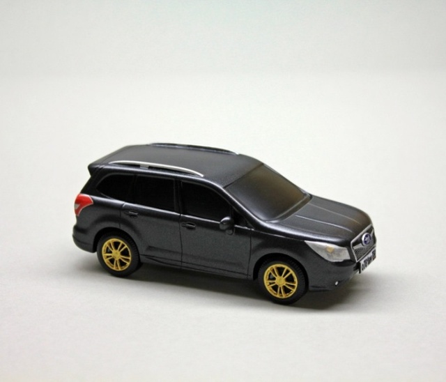 Деревянная модель кроссовера Subaru Forester