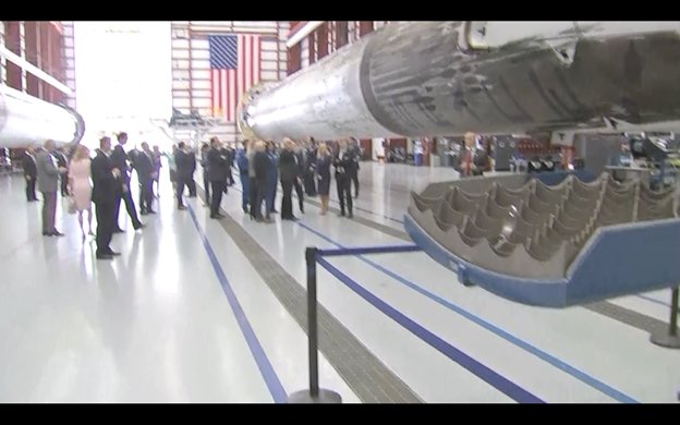 Запуск ракеты-носителя Falcon 9 со спутником Paz и двумя аппаратами MicroSat