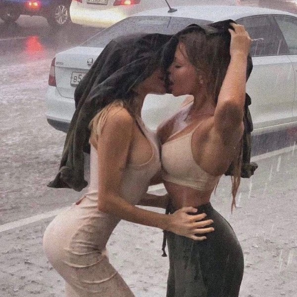 Небольшая фотоподборка девушек, или дело в шляпе