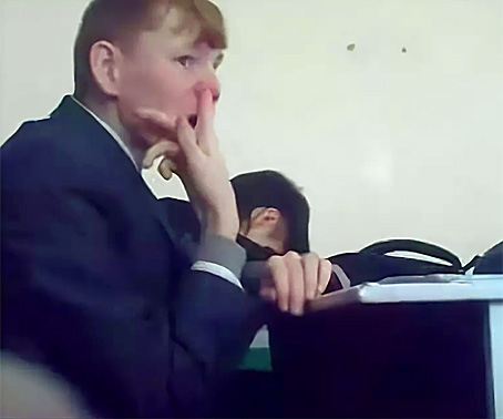 Школьную училку посадили в тюрьму на 60 дней за секс с 13-летним учеником.
